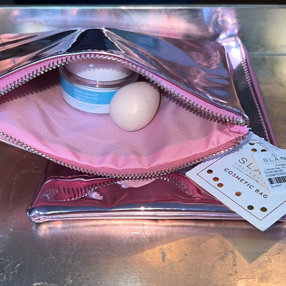 Slant metallic pink cosmetic bag w/zipper-NWT - Picture 2 of 6